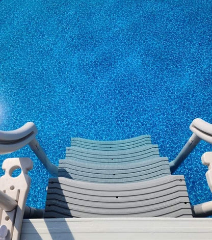 Marchepied incurvé Confer pour piscines hors sol